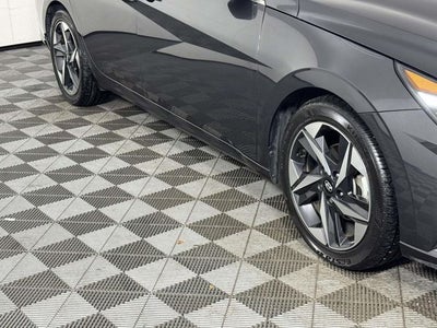 2022 Hyundai Elantra Limited